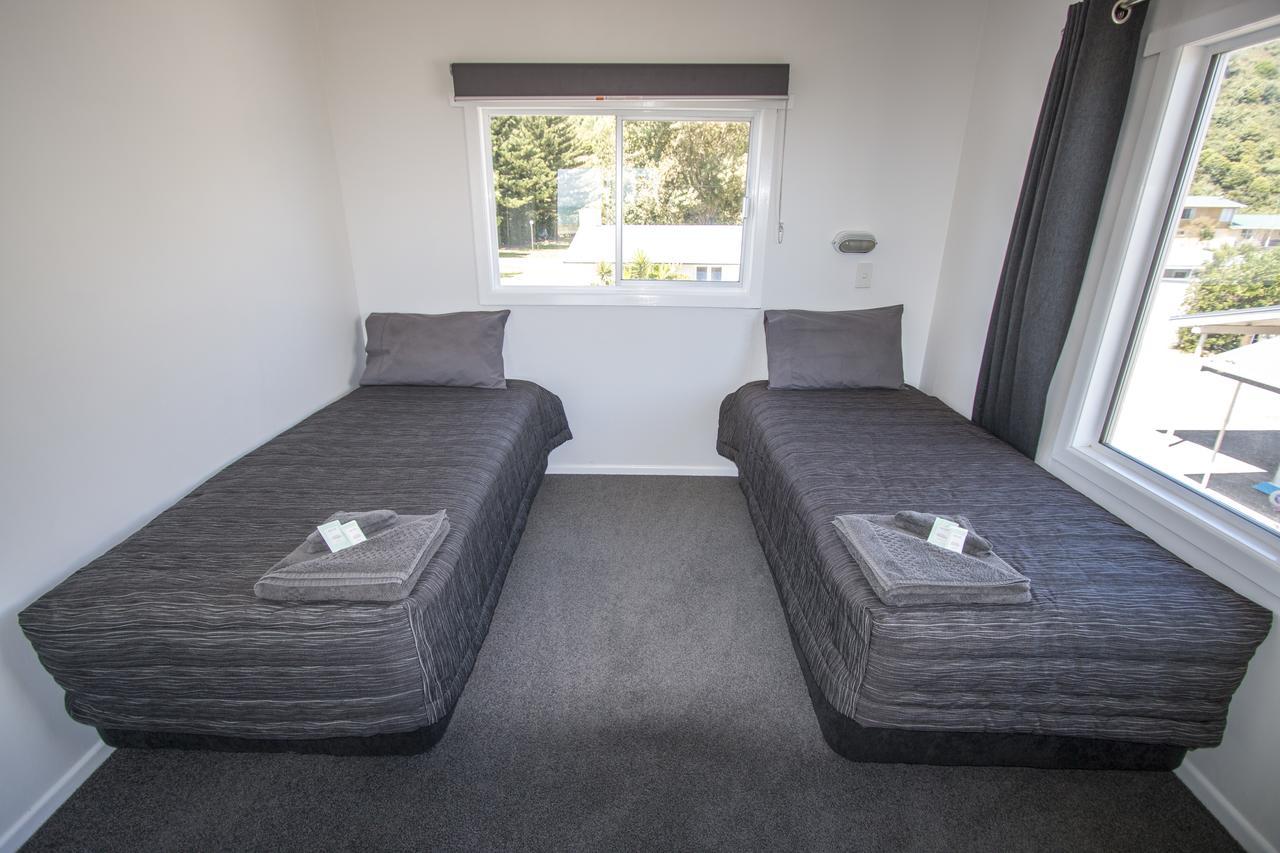 Mahia Motel And Holiday Park Exterior photo