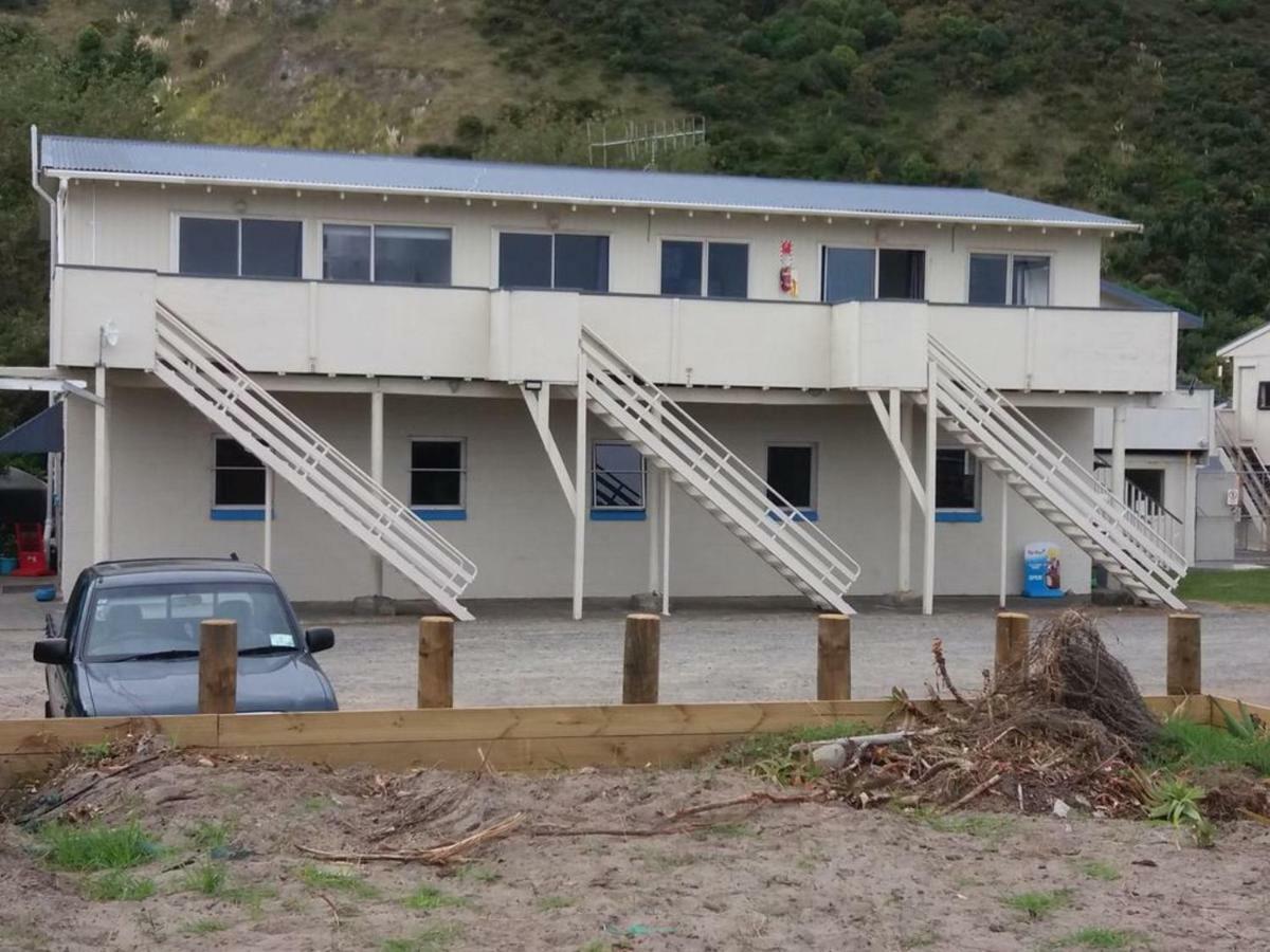 Mahia Motel And Holiday Park Exterior photo